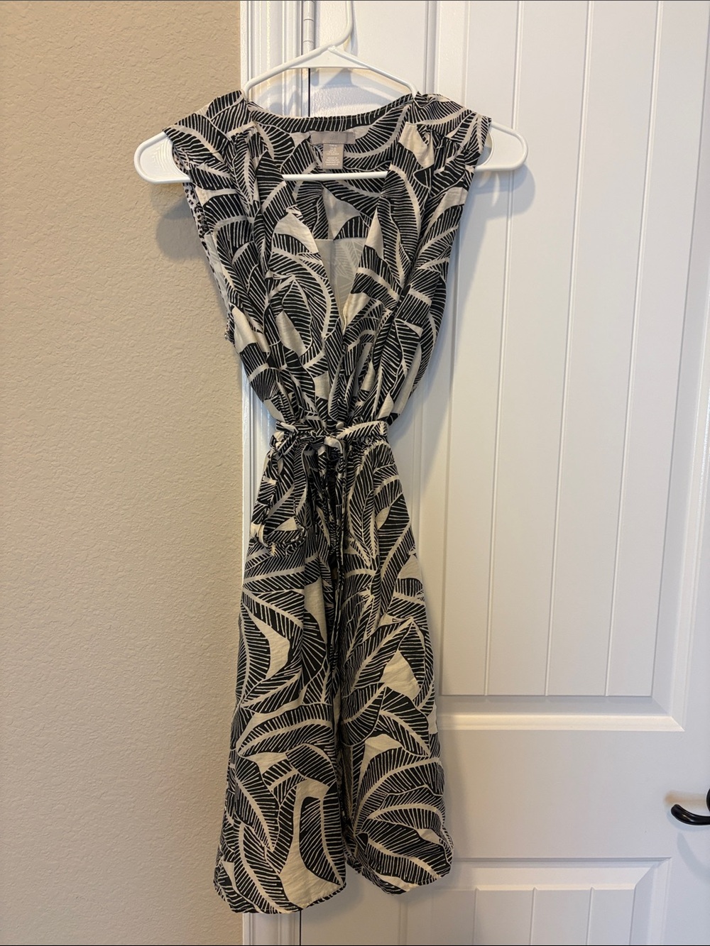 H&M Black and Cream Leaf-Print Midi Dress